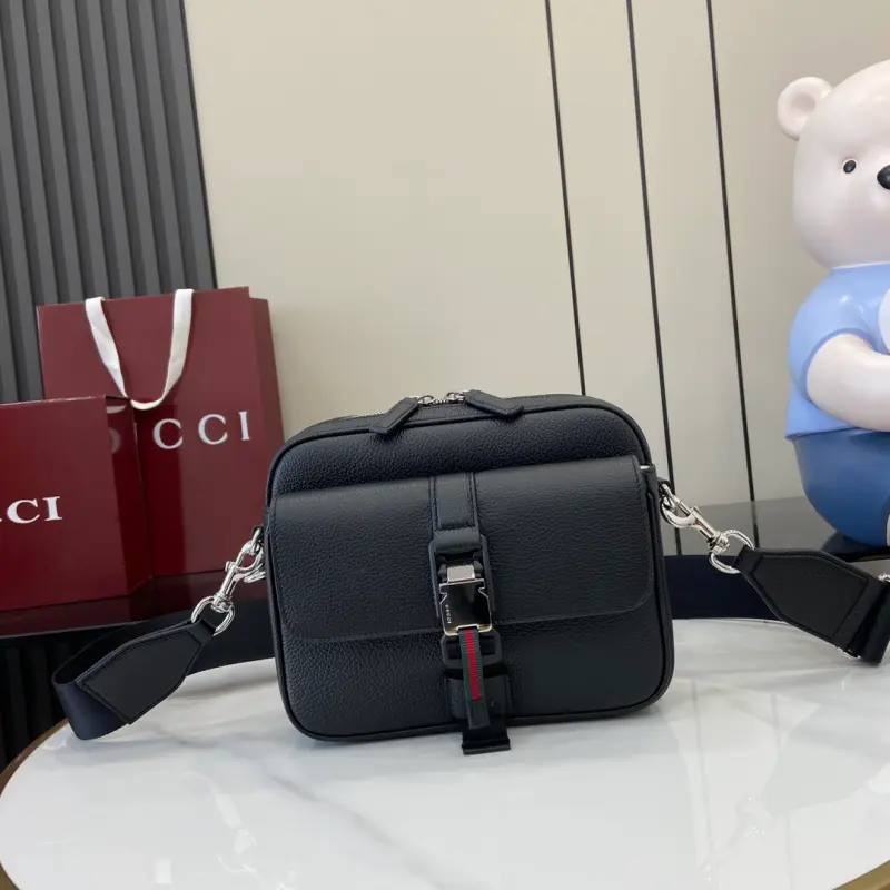 816751 High-Quality Bags