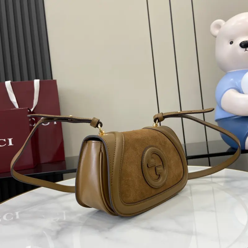 815700 CM 1 High-Quality Bags - Image 2