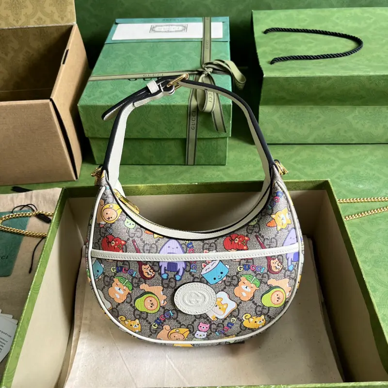 726843 High-Quality Bags