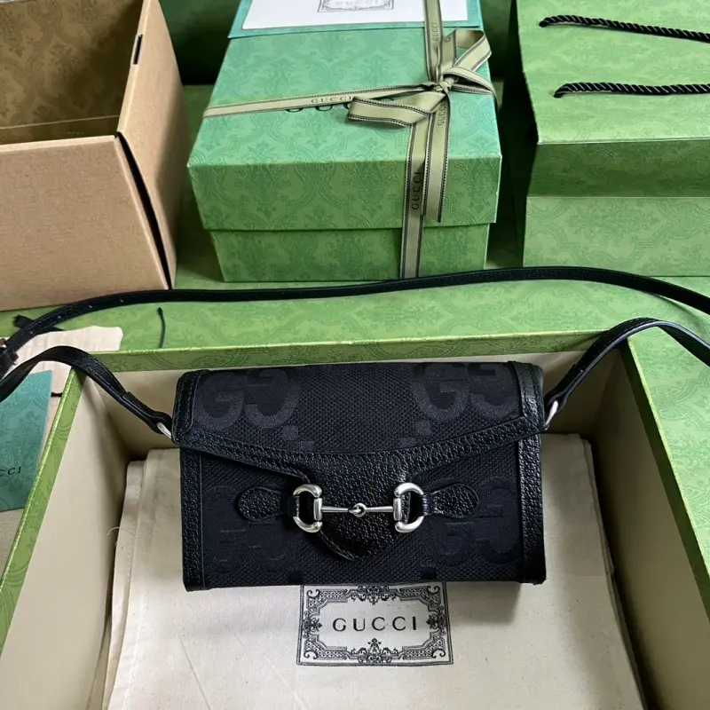 699296 CM 6 High-Quality Bags