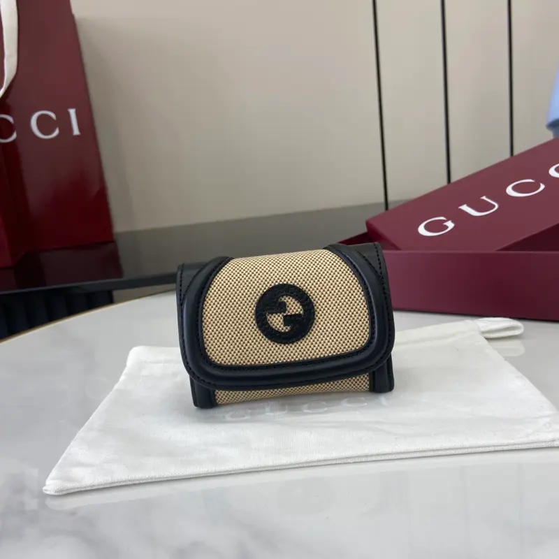 818795 High-Quality Bags