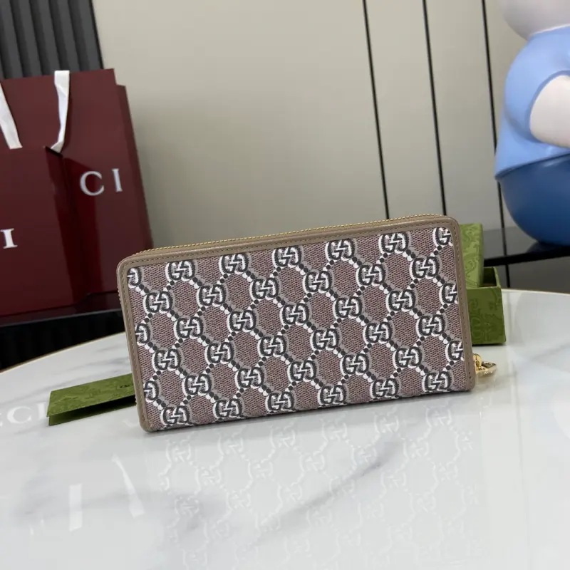 795048 High-Quality Bags