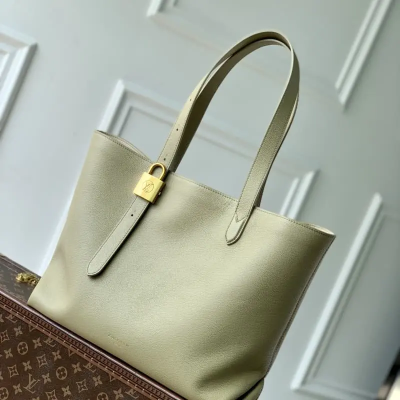 M25343 Green 47x30x14cm High Quality Bags