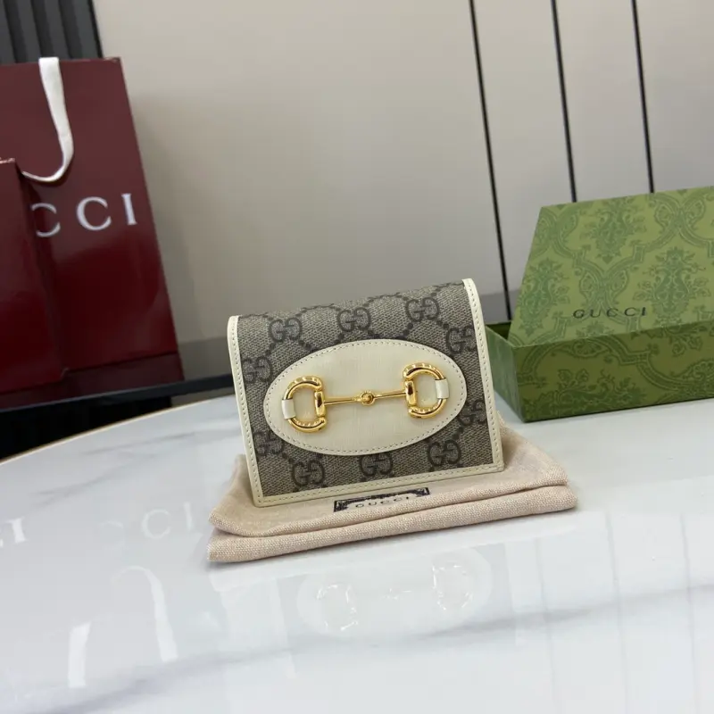 621887 CM 4 High-Quality Bags