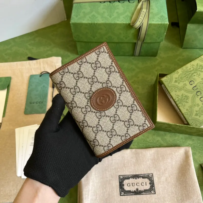 724562 CM 1 High-Quality Bags