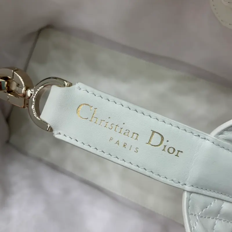 ML176 4 High Quality Bags - Image 8