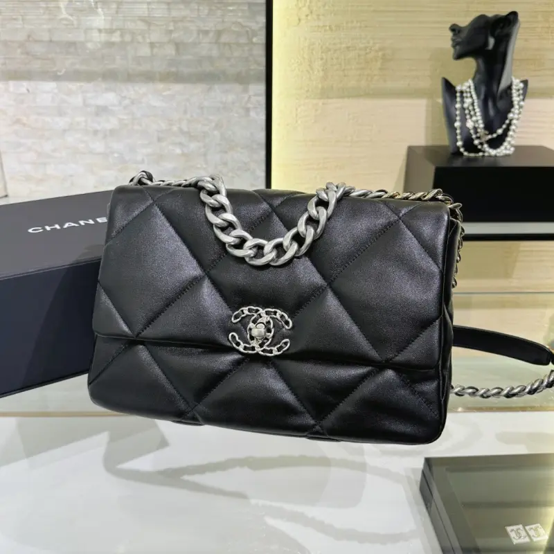 19 Bag Black Silver Medium 30cm High Quality Bags - Image 7