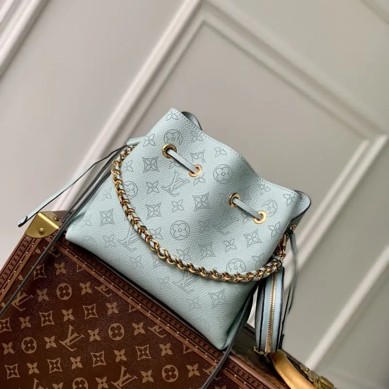 M46840 25x19x11.5cm High Quality Bags