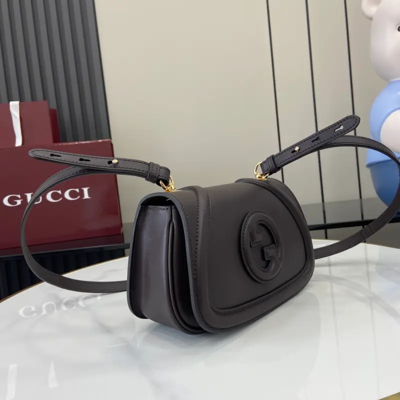 815700 CM 4 High-Quality Bags - Image 2