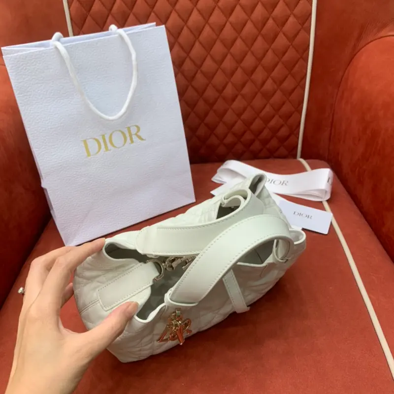 ML176 4 High Quality Bags - Image 7