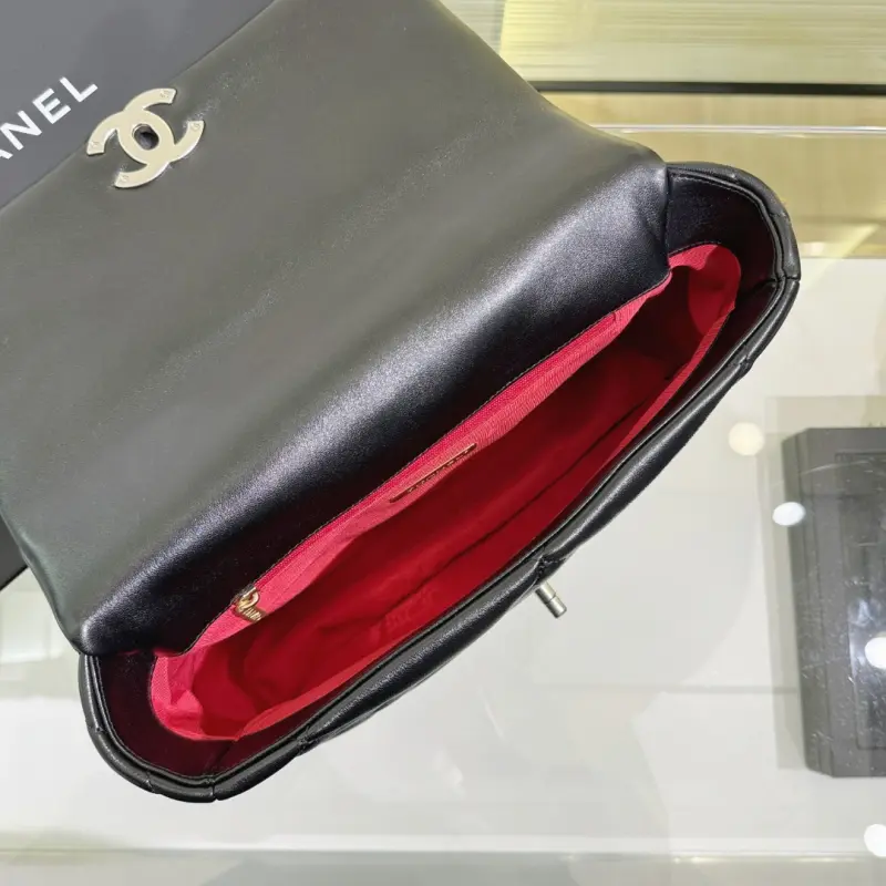 19 Bag Black Silver Medium 30cm High Quality Bags - Image 6